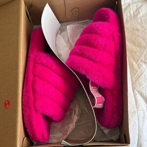 UGG Women's Fuchsia Fluff Slide with Branded Elastic Strap